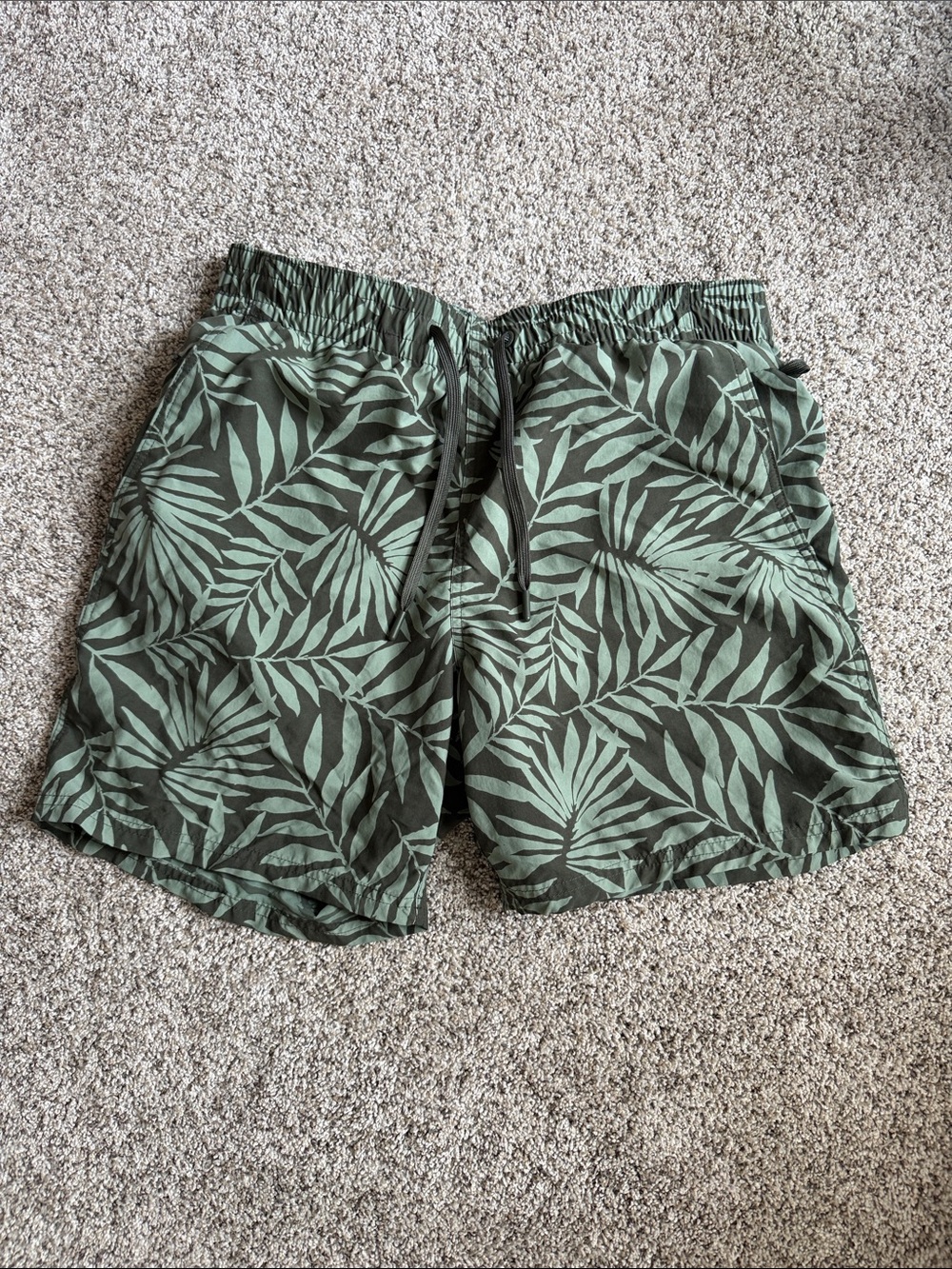 Land’s End Men’s Green Leaf Print Swim Trunks